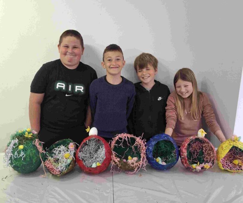 Eko škola- izrada pisanica kaširanjem papira